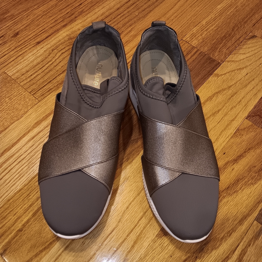 Nurture Grey Gray Stretch Shoes - Size 8.5